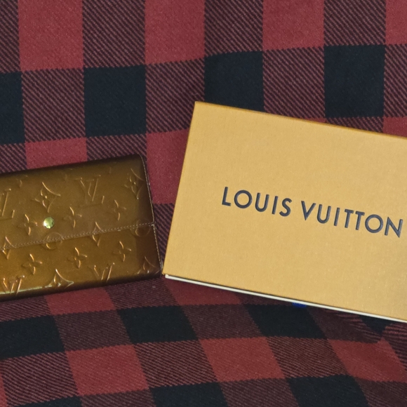 Louis Vuitton vernis wallet with box - Picture 2 of 8